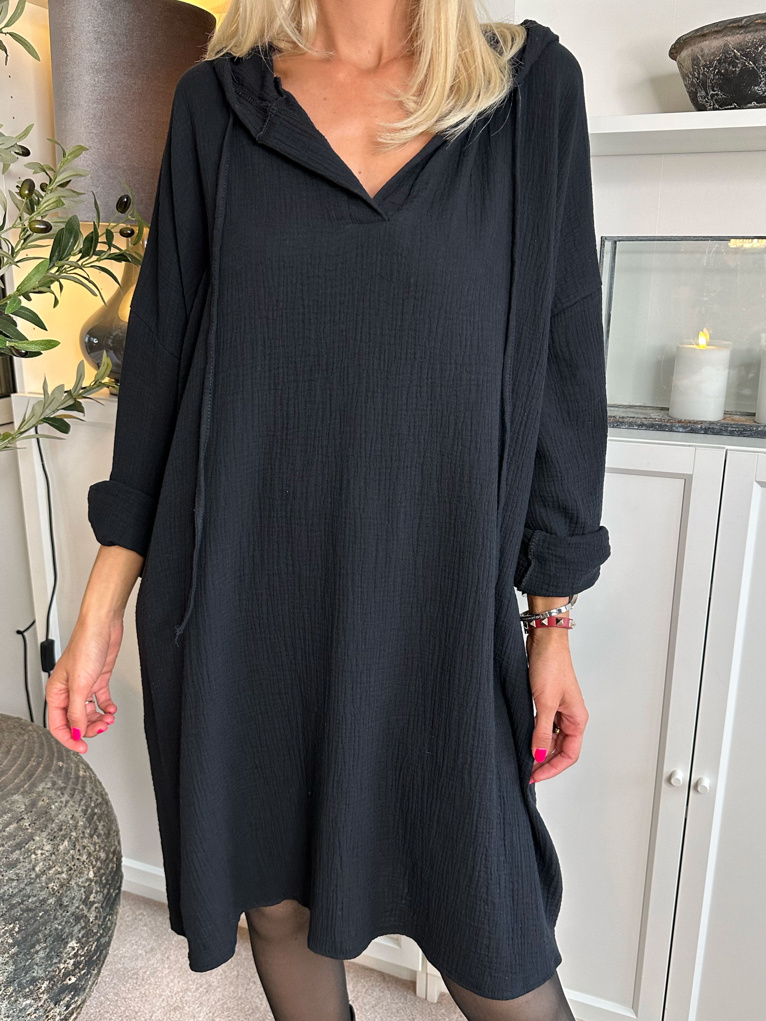 Anicha - Blød plus size kjole i bomuld med hætte